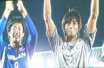 横浜F・マリノスの渡邉千真と飯倉大樹