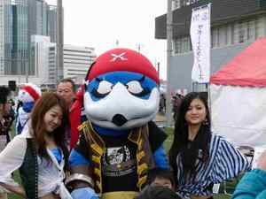 横浜F・マリノスを応援するワルノス