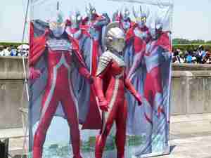 日産スタジアムにいたウルトラセブン