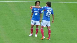 横浜F・マリノス中村俊輔と佐藤優平